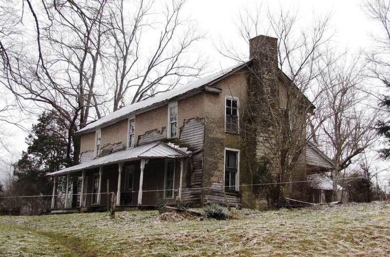 The historic Officer Farmstead house (NRHP, ref. 01000469), 189 Rock Springs Road, Monterey, Overton County, TN, built in the early 1800s