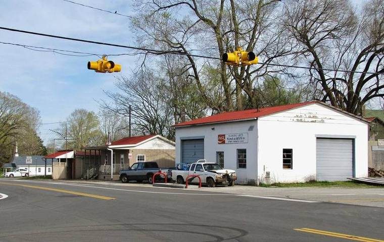 Claude Lee's Service Station and neighboring businesses on State Route 85 in Hilham, Overton County, TN